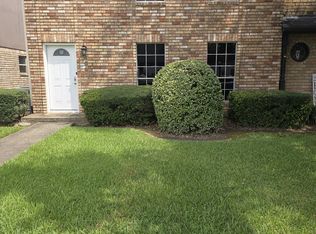 465 Longmeadow St, Beaumont, TX 77707