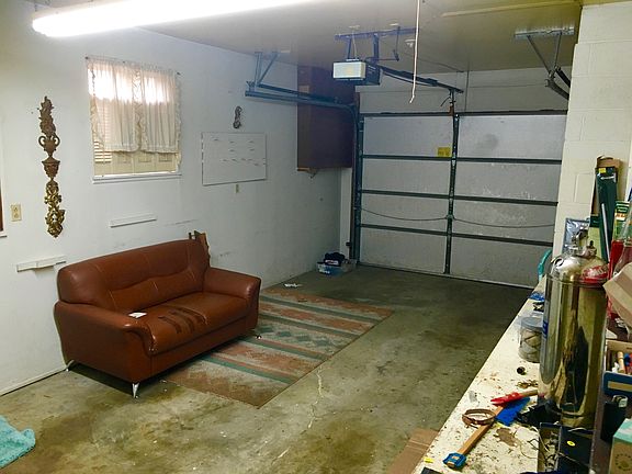 4th image of 7073 Cody Dr