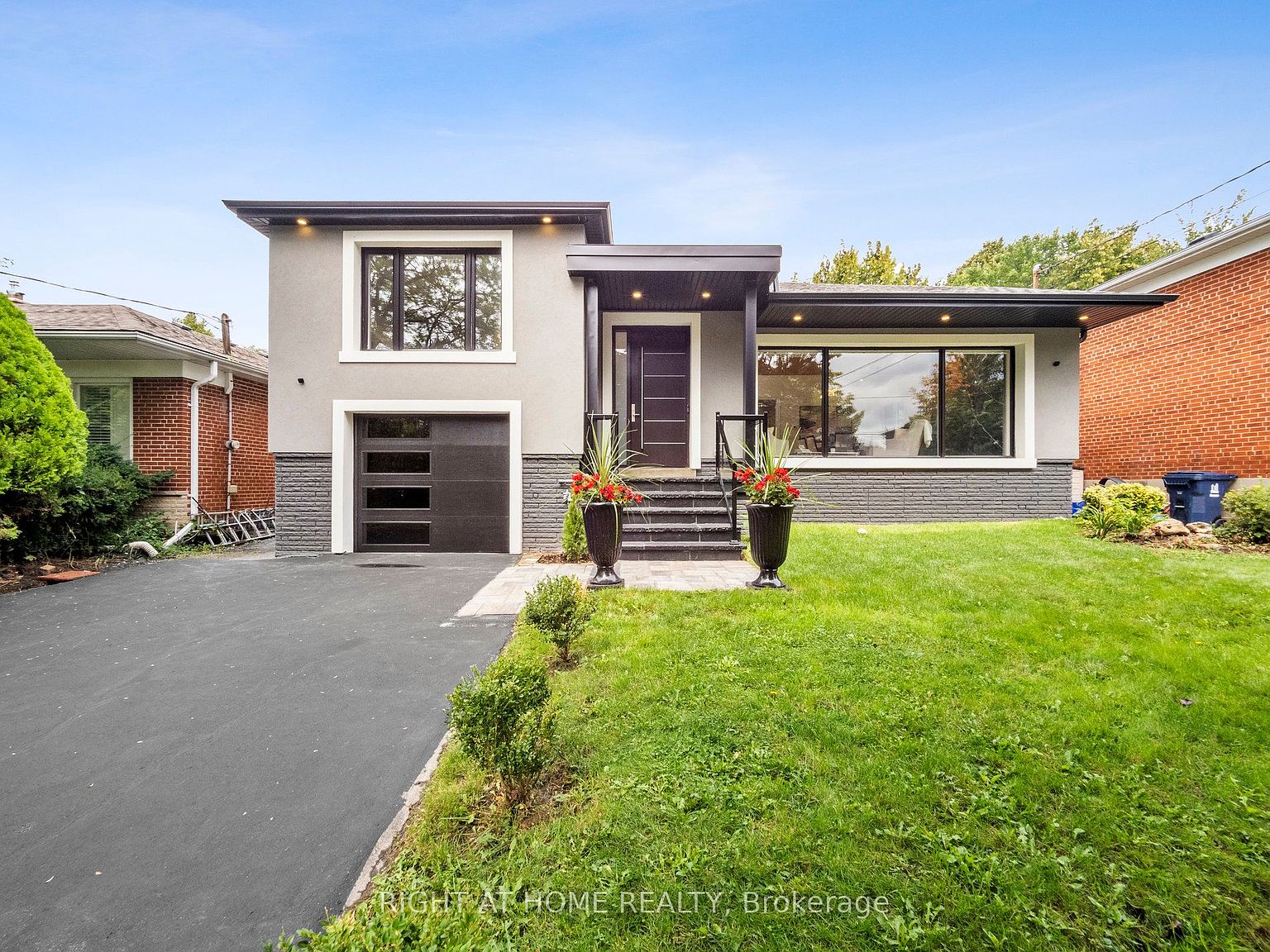 296 Betty Ann Dr, Toronto, ON M2R 1B1 | MLS #C7018104 | Zillow