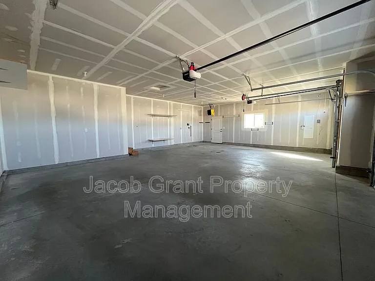 5694 Eaglewood Dr — Photo 18
