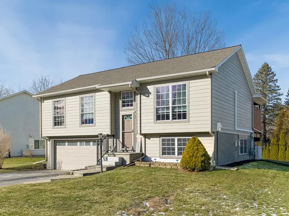 10 Dogwood Ln, Painted Post, NY 14870