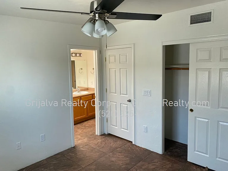 2645 Edith — Photo 8