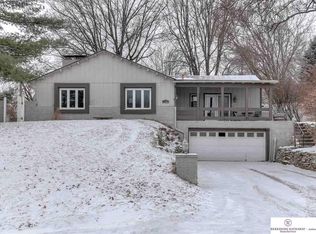 910 S 87th Ave, Omaha, NE 68114