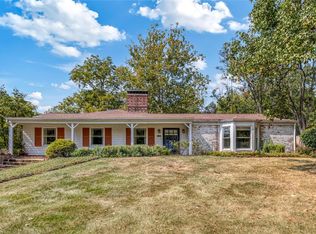 22 Balcon Est, Saint Louis, MO