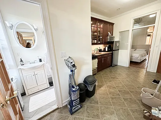 Rented by Ulas Real Estates Inc | media 26