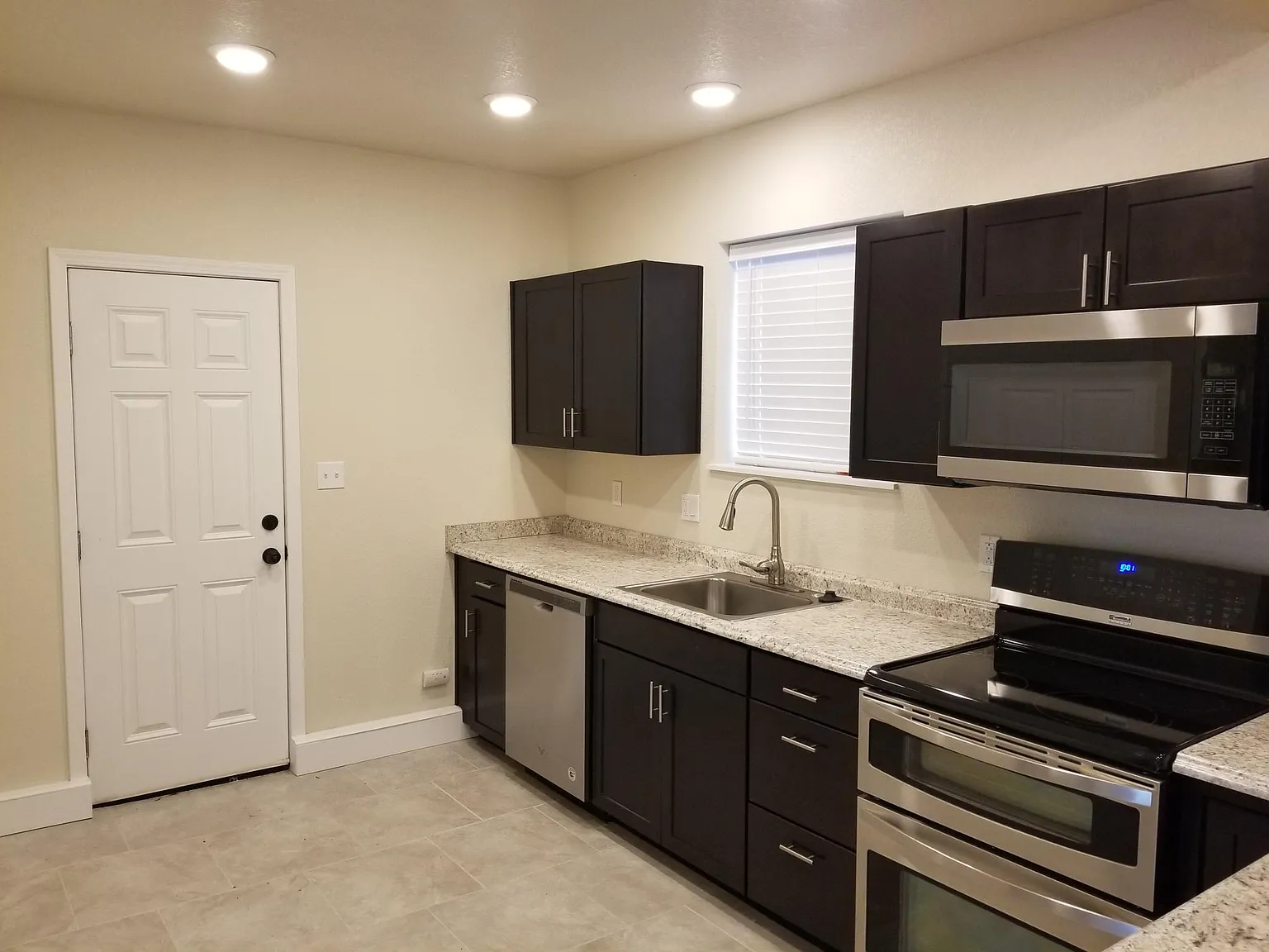 1 bed, 550 sqft, $1,795 — Photo 2