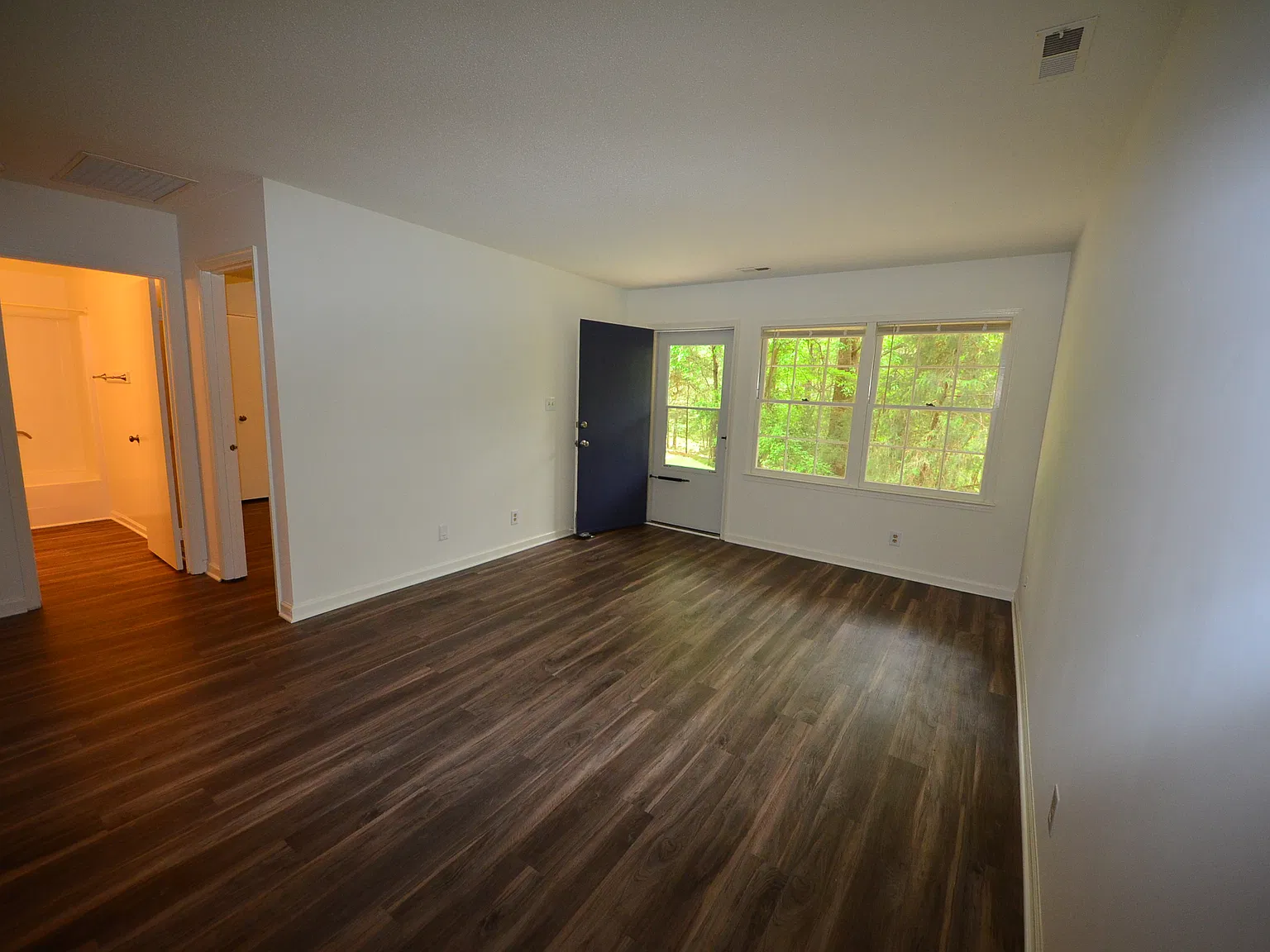 2 bed, 850 sqft, $1,350 — Photo 3