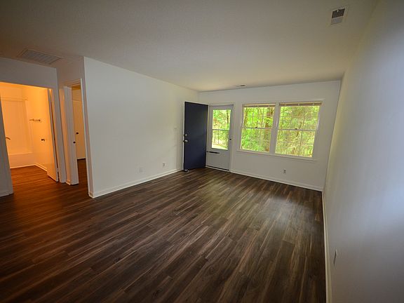 3rd image of 547B Cedar Lake Rd #547B