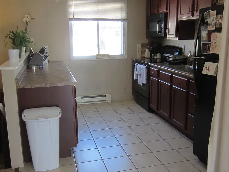 901 Mammoth Rd #6 — Photo 5