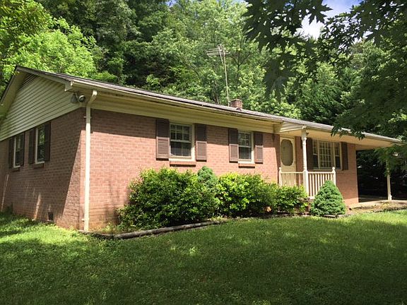 2nd image of 829 Meadowood Dr NE