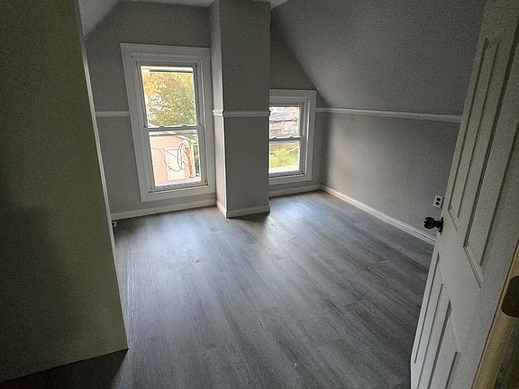 4th image of 647 E Tennessee St