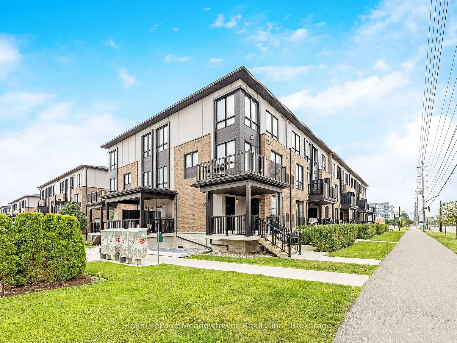 2 bed, $2,600 — Photo 1