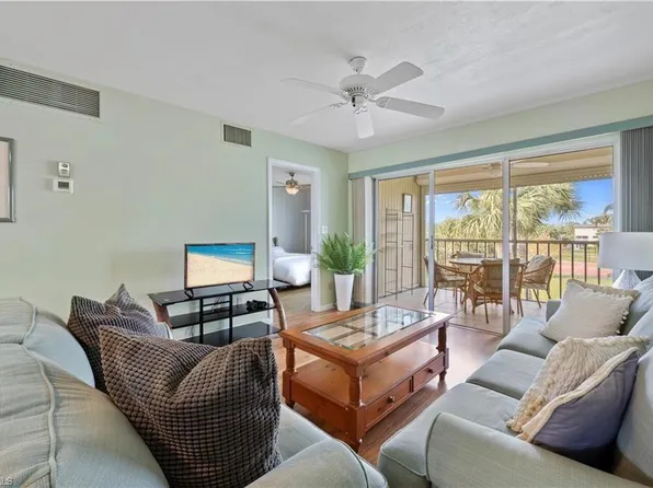 1018 Manatee RD #E302, NAPLES, FL 34114