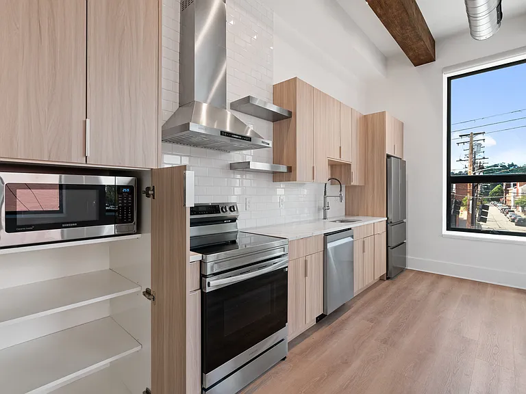 251 Pearl St #202 — Photo 4