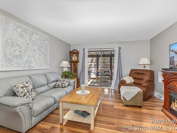 3rd image of 2144 Terrace Van Dr NE