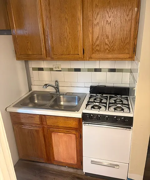 501 8th Ave SE #3 — Photo 3