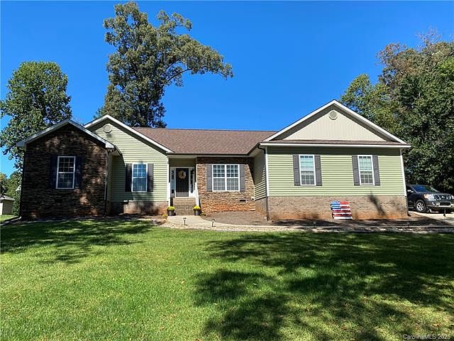 1st image of 125 Upper Oak Dr
