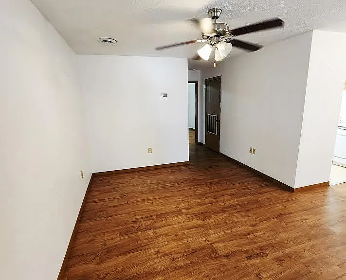 236 Ashwood Dr #C — Photo 14