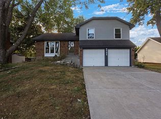 1705 S Kiowa Dr, Olathe, KS 66062