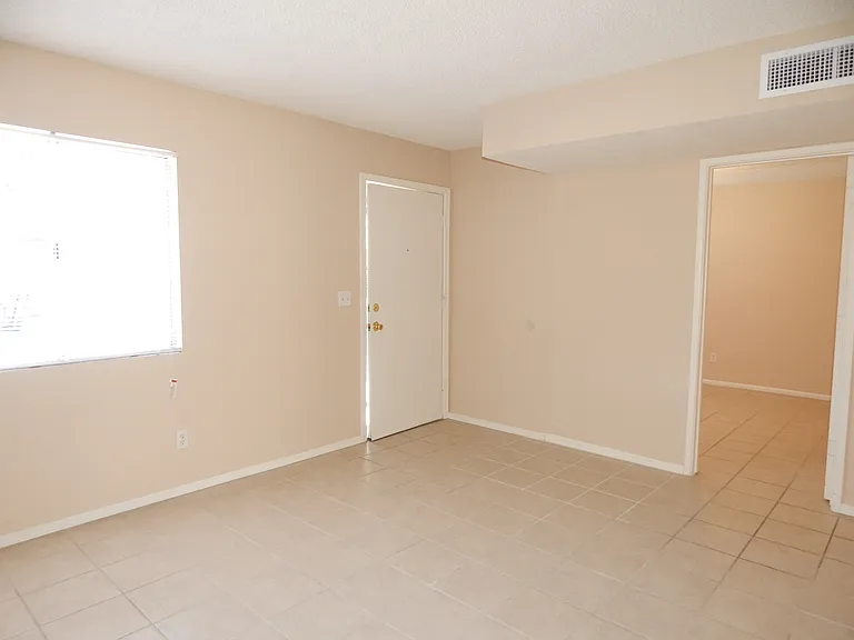 1220 E 24th St #1220 — Photo 7