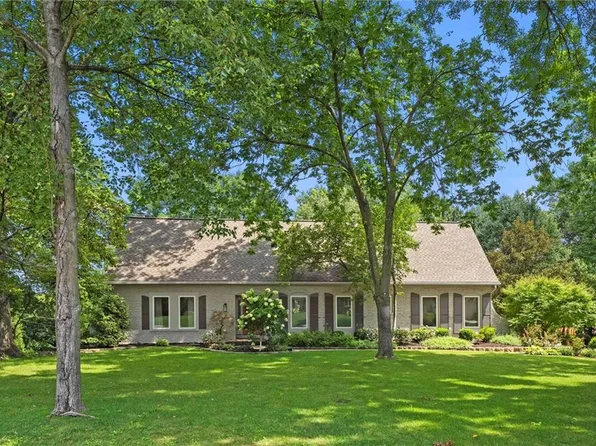 9815 Overbrook Rd, Leawood, KS 66206