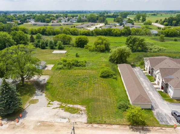 616 North 10th Street, Oostburg, WI 53070