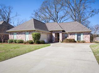 121 Rhodes Ln, Canton, MS 39046