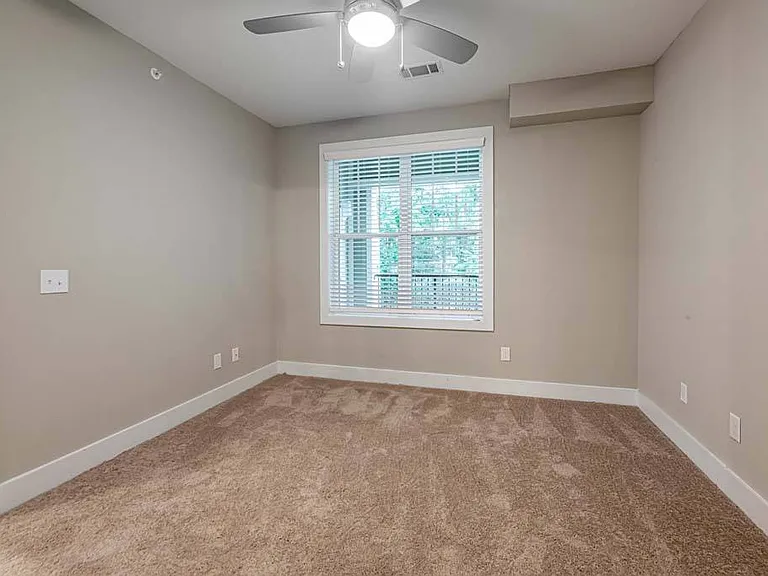 Foxwood Apartments — Photo 106