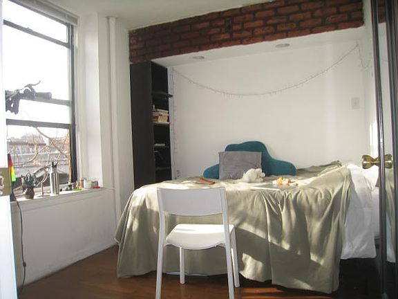 2nd image of 2463 27th St APT 22
