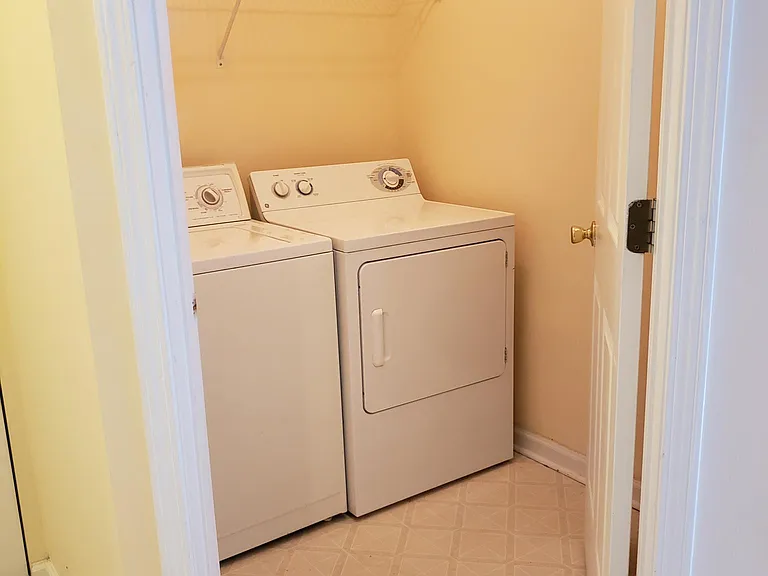 9114 Charminster Ct — Photo 10