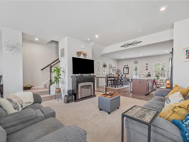 7537 Luminary Dr — Photo 10