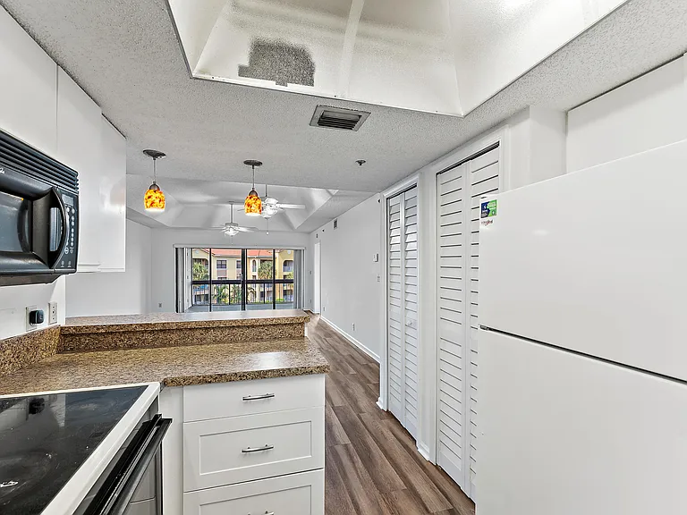 700 Uno Lago Dr #404 — Photo 8
