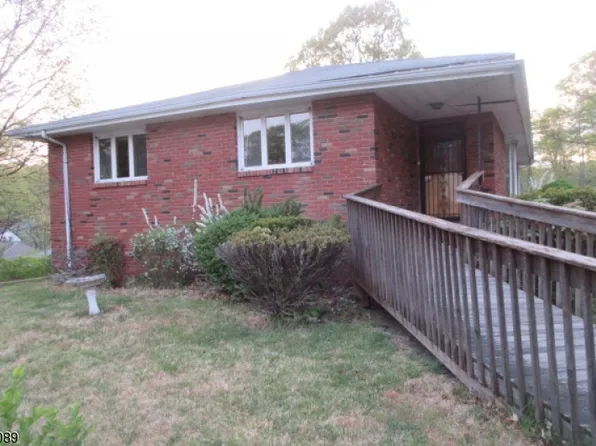 114 Dupont Ave, Hopatcong Boro, NJ 07843