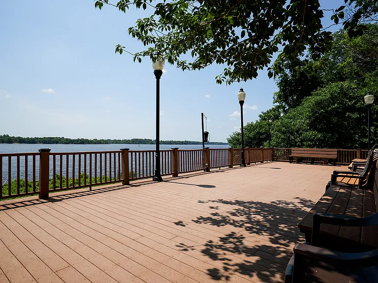 Delaire Landing — Photo 22