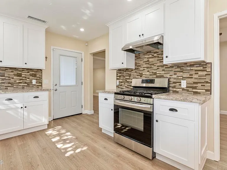 1129 La Puerta St #1129 — Photo 11