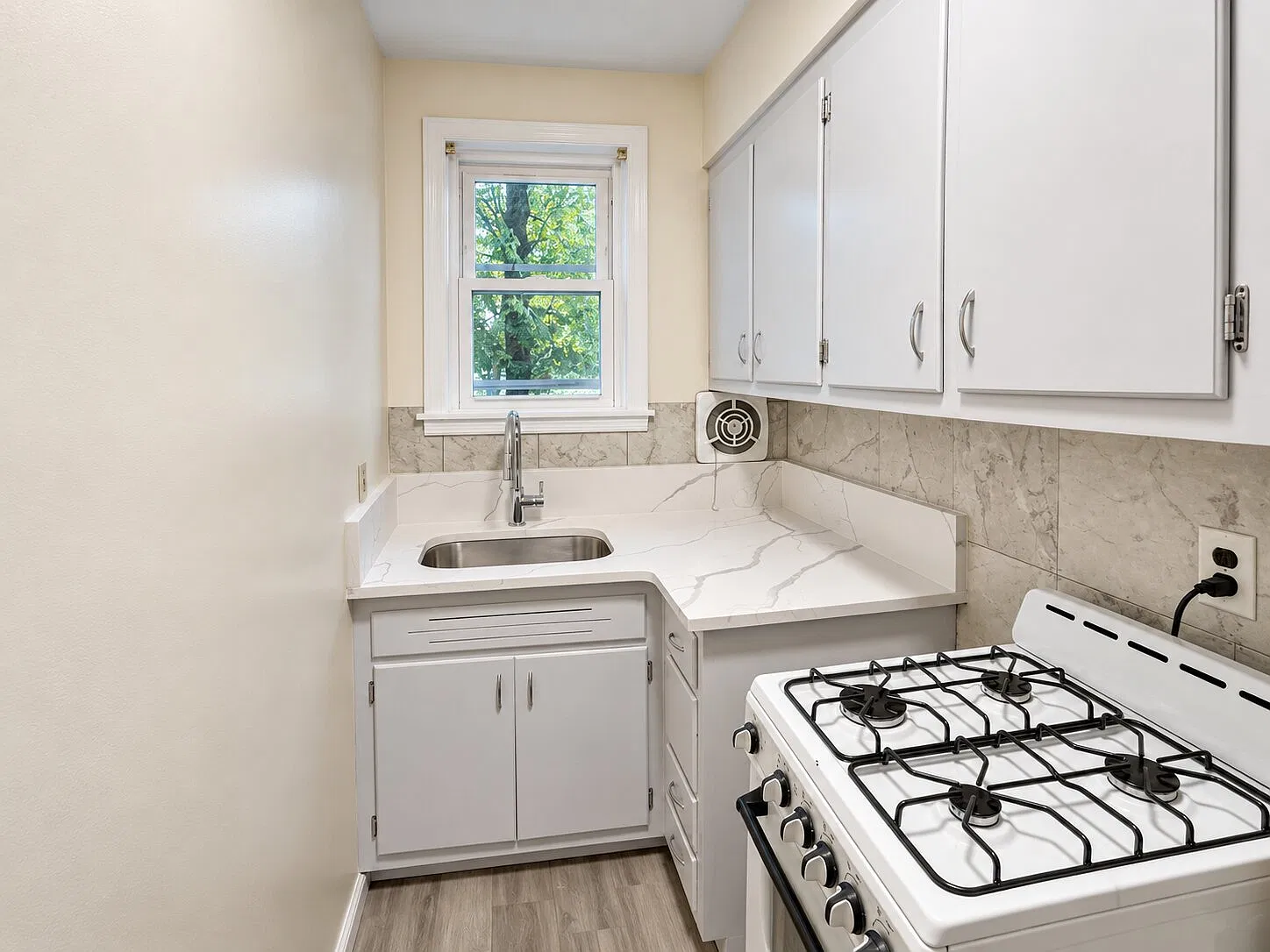1 bed, $1,960 — Photo 3