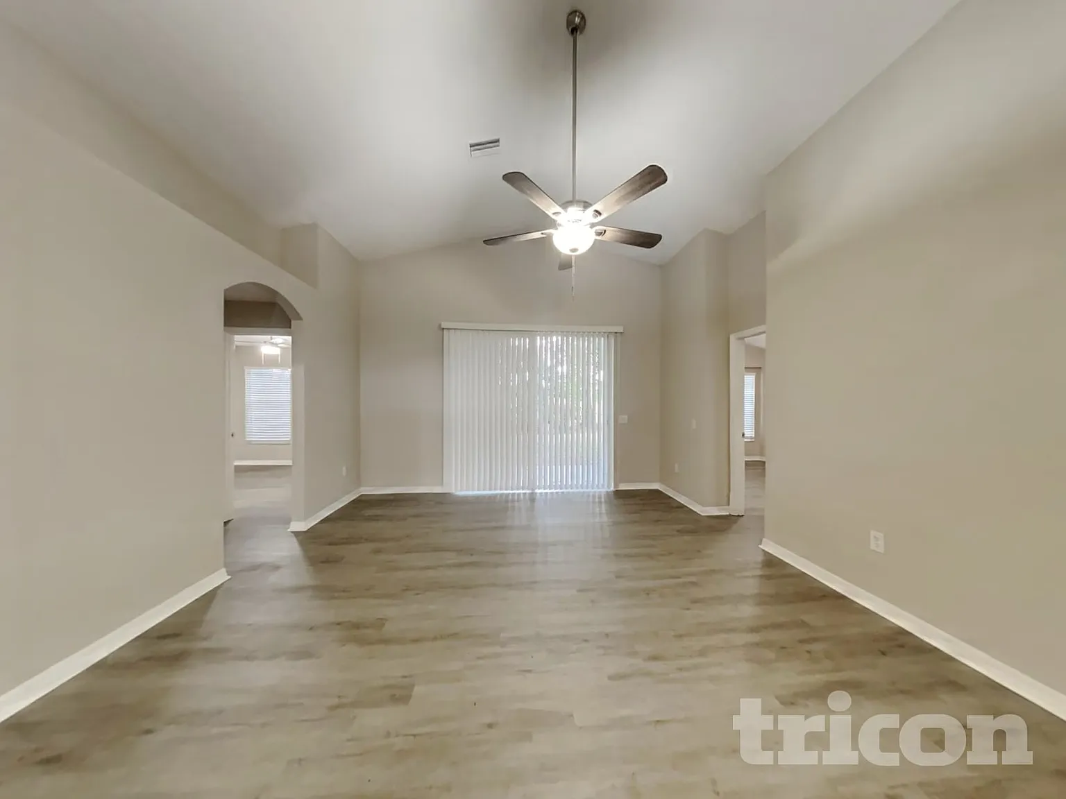 6944 Crown Lake Drive Gibsonton FL — Photo 2