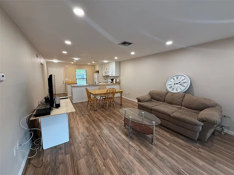 2130 Bancroft Pl #B — Photo 13