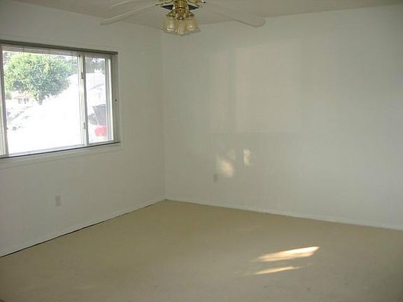 5th image of 136 Alan Dr