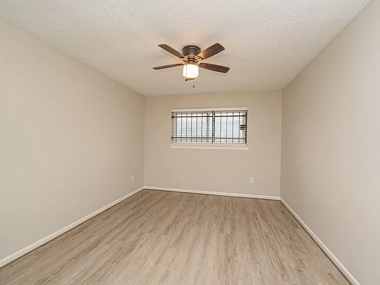 8124 Beech Cove Ln — Photo 14