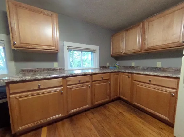 17 Cosby Ave, Amherst, MA 01002