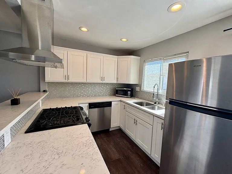 4262 Wilson Ave #13 — Photo 7