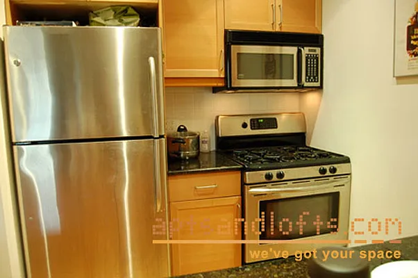 Rented by aptsandlofts.com | media 34