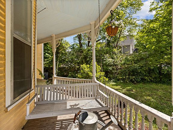 5th image of 617 Mulberry Ave