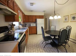 39 Hallsey Ln, Woodbridge, CT 06525