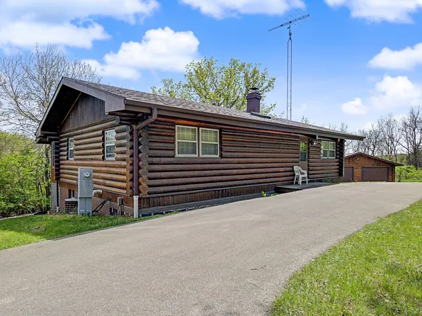 18 Sundance Trl, Galena, IL 61036