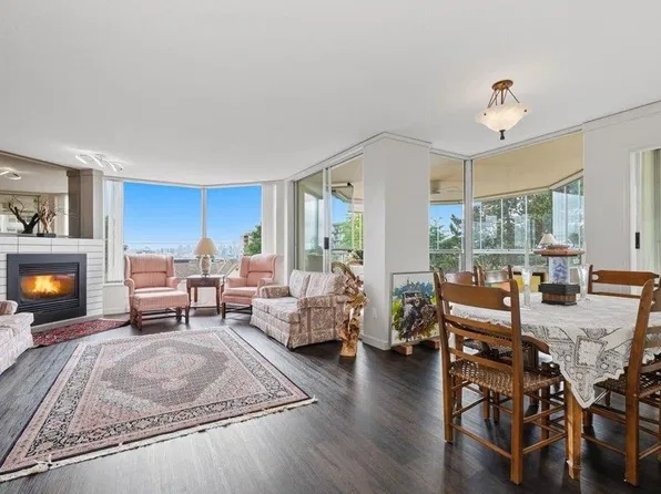 123 Keith Rd E #102, North Vancouver, BC V7J 2J4