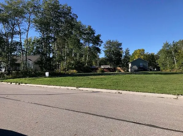 619 Evergreen St, Thief River Falls, MN 56701