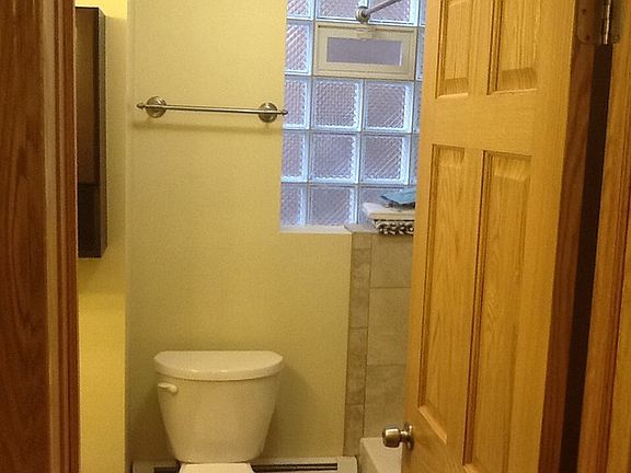 3rd image of 3622 N Nottingham Ave #1