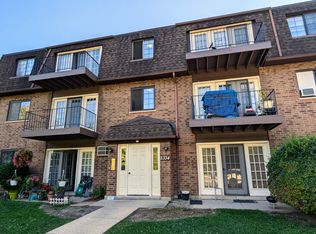 2334 Century Point Ln APT B, Glendale Heights, IL 60139